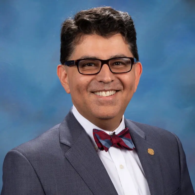 Guillermo G. Martinez-Torres headshot